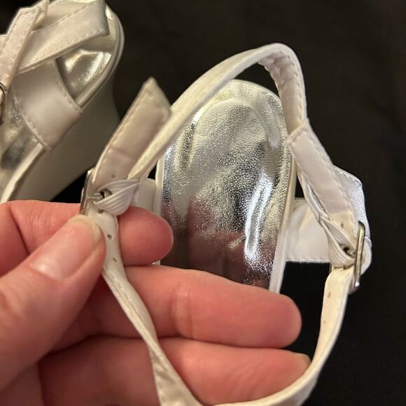 Women’s Satin Lace Peep Toe Flowers Detail Wedge Ankle Strap white size 4 - 4.5 - Picture 11 of 11